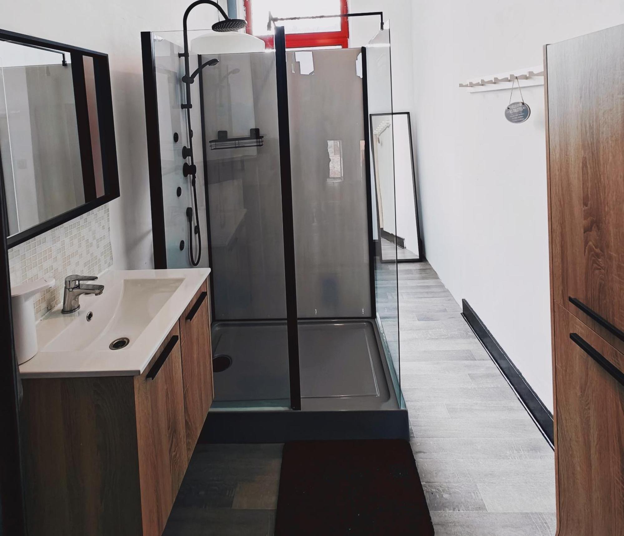 Private Industrial Room In Center Of Шарлеруа Экстерьер фото